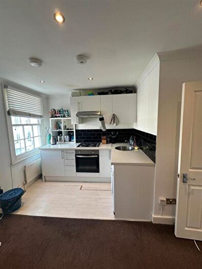 1 Bedroom Apartment To Rent In New North Road, Islington, N1
