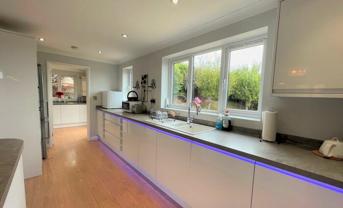 5 Bedroom House To Rent In Valley Park Close, Exeter, EX4