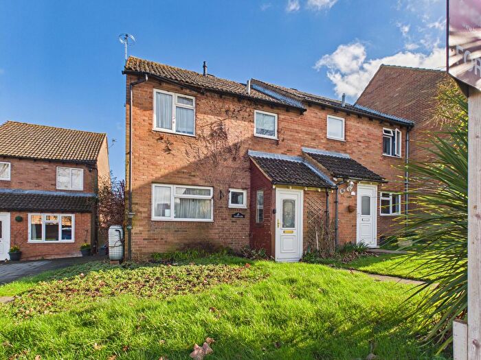 3 Bedroom Terraced House For Sale In George Close, Marlow, Buckinghamshire, SL7