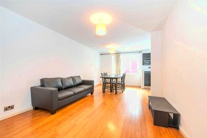 2 Bedroom Flat To Rent In Tyndal Court, Transom Square, E14