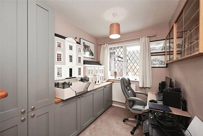 3 Bedroom Bungalow For Sale In Green Acres, Eythorne, Dover, Kent, CT15