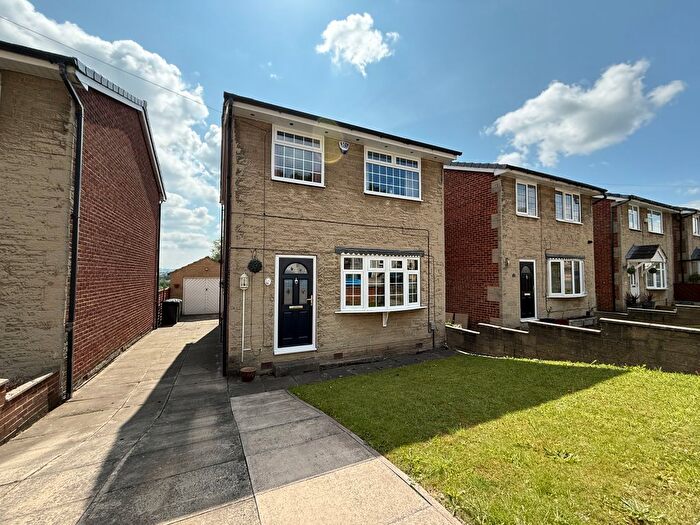 3 Bedroom Detached House For Sale In Lowcliff Walk, Heckmondwike, West Yorkshire, WF16