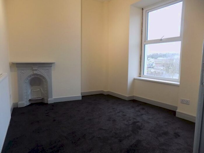 1 Bedroom Apartment To Rent In High Street, Bangor, Gwynedd, LL57