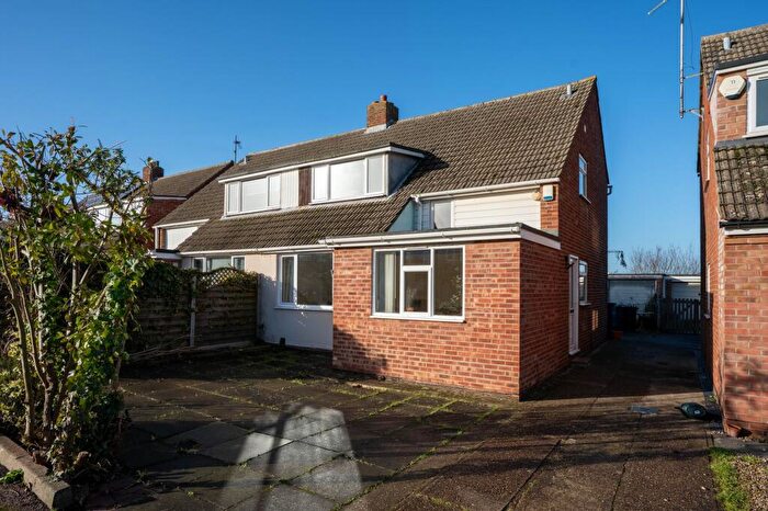 3 Bedroom Semi Detached House For Sale In Tavistock Road, Cambridge, CB4