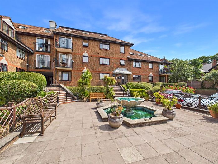2 Bedroom Flat For Sale In Lansdowne Road, Purley, CR8