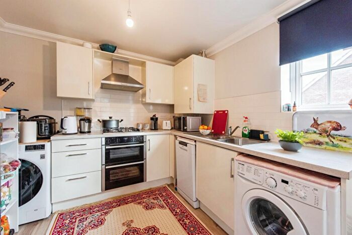 2 Bedroom Flat For Sale In Quarry Avenue, Needham Market, Ipswich, IP6