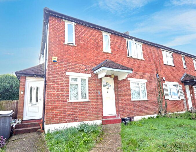 2 Bedroom Flat For Sale In Western Court, Huntly Drive, London, N3