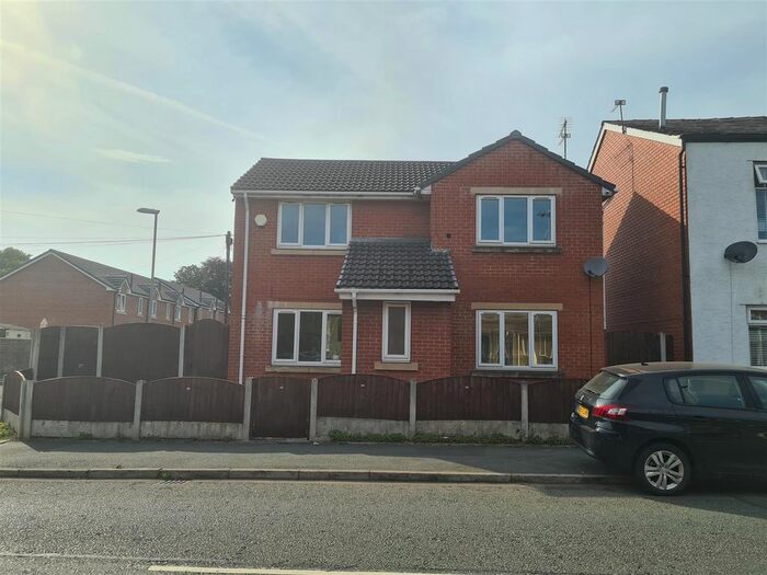 Property To Rent In Queens Park Road, Heywood, OL10