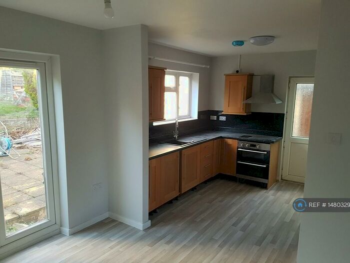 3 Bedroom Semi-Detached House To Rent In Corbet Close, Bristol, BS11