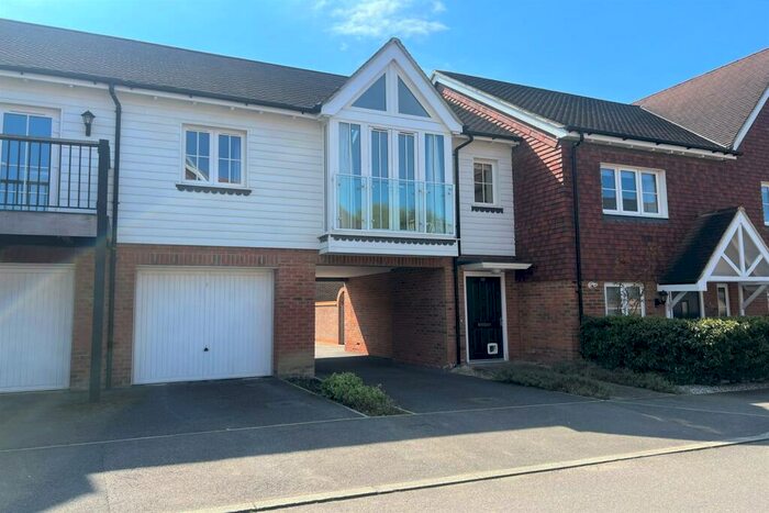 2 Bedroom Flat To Rent In Cook Way, Broadbridge Heath, Horsham, RH12