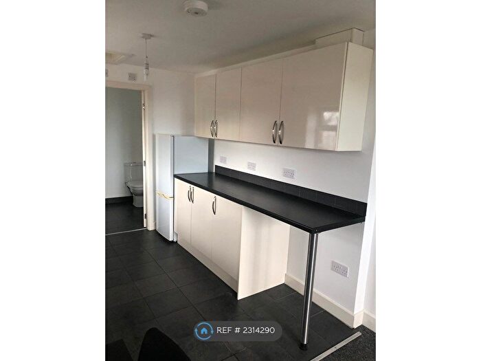 1 Bedroom Flat To Rent In Church Street, Old Basford, Nottingham, NG6