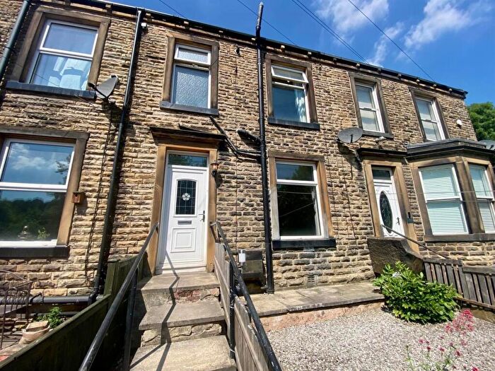 2 Bedroom House For Sale In Bradford Road, Brighouse, HD6