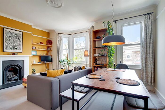 2 Bedroom Flat To Rent In Ivydale Road, London, SE15