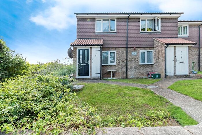 1 Bedroom Maisonette For Sale In Moor Lane, Chessington, KT9