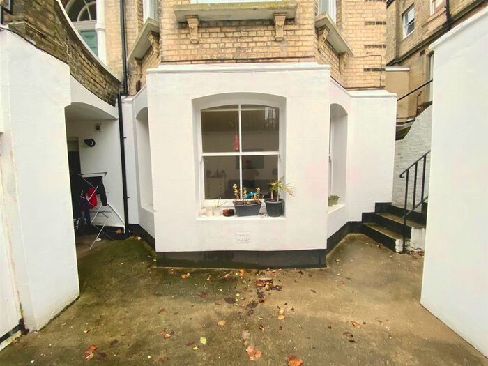 1 Bedroom Flat To Rent In The Drive, Hove, BN3