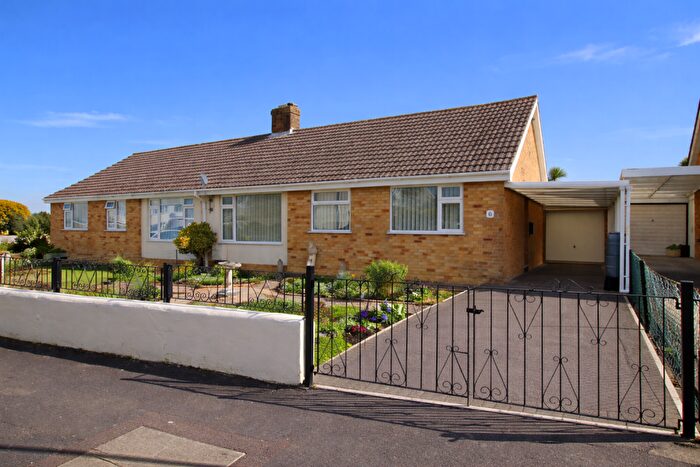 3 Bedroom Semi-Detached Bungalow For Sale In Oakfield Road, Street, BA16