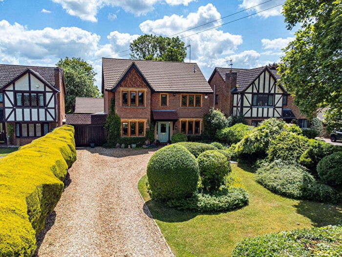 5 Bedroom Detached House For Sale In Avenue Road, Rushden, NN10