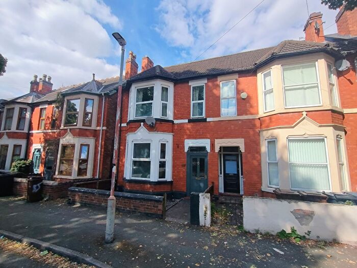 4 Bedroom Semi-Detached House To Rent In Allen Road, Whitmore Reans, Wolverhampton, WV6