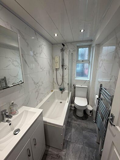 3 Bedroom Terraced House To Rent In Chapel Avenue, Liverpool, L9
