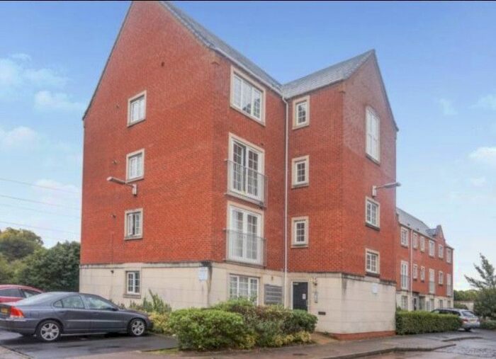 2 Bedroom Flat To Rent In Columbus Avenue, Brierley Hill, West Midlands DY5
