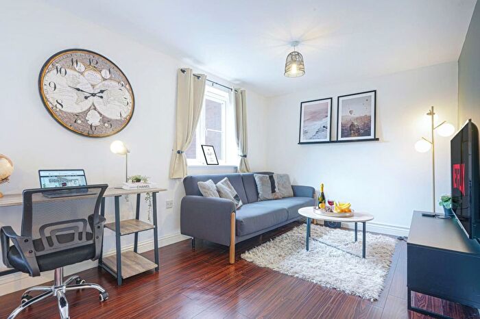2 Bedroom Flat To Rent In Northampton District, NN3