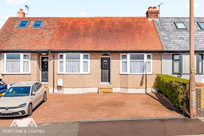 2 Bedroom Bungalow For Sale In Upshire Road, Waltham Abbey, EN9
