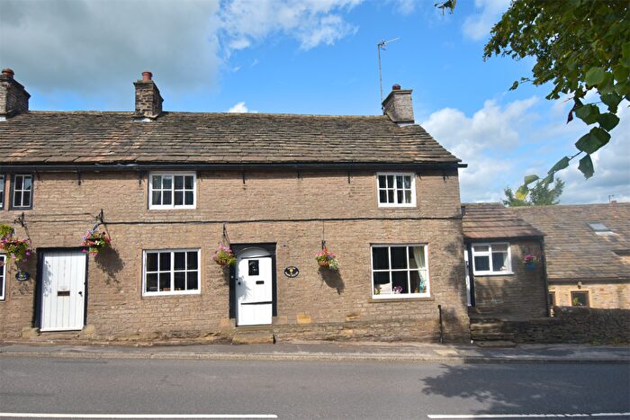 3 Bedroom Semi-Detached House For Sale In Macclesfield Road, Kettleshulme, High Peak, SK23
