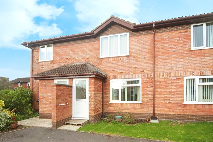 2 Bedroom Maisonette For Sale In Langham Gardens, Taunton, TA1