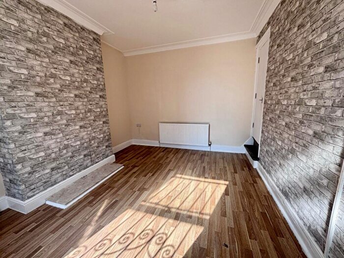 2 Bedroom Terraced House To Rent In Temple View Place, Leeds, LS9