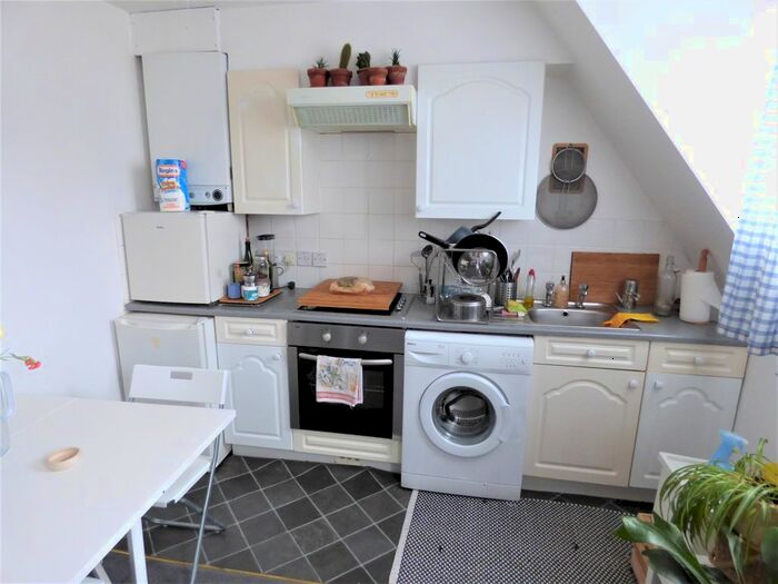 1 Bedroom Flat To Rent In Roman Road, London, E3