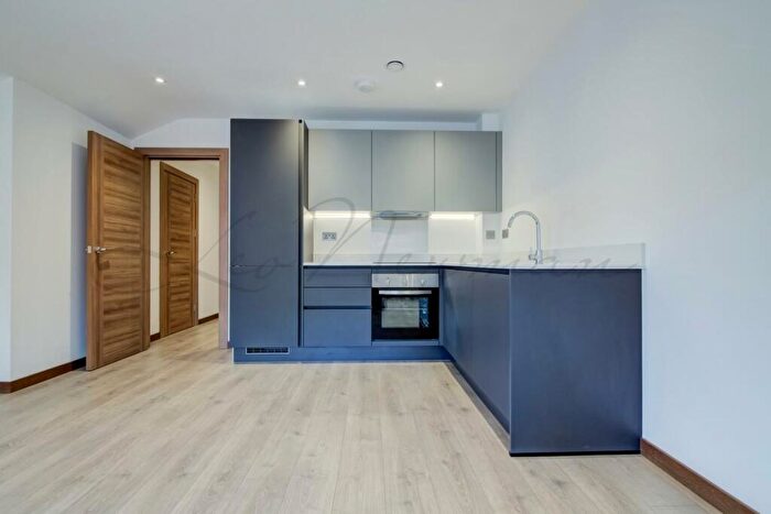 1 Bedroom Flat To Rent In Harvest Lane, Thames Ditton, KT7