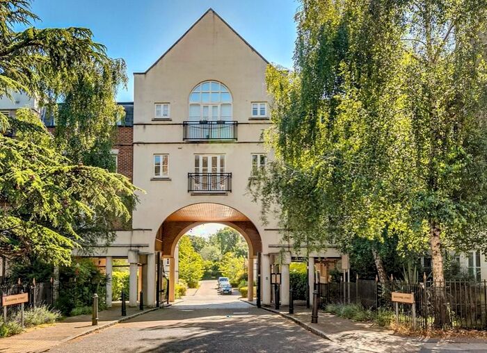 4 Bedroom Flat To Rent In Herbert Mews, Dulwich, Brockwell Park, Brixton, London, SW2