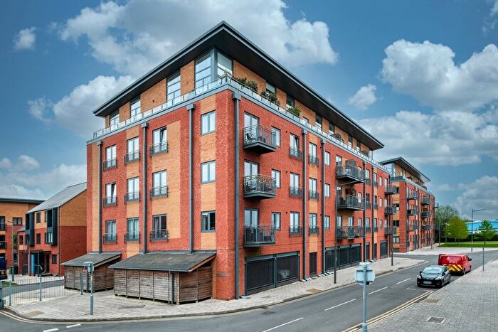 1 Bedroom Flat For Sale In Woodhouse Close, Bridgeview House, WR5