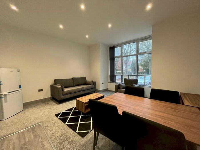 2 Bedroom Apartment To Rent In Harehills Avenue, Leeds, LS8