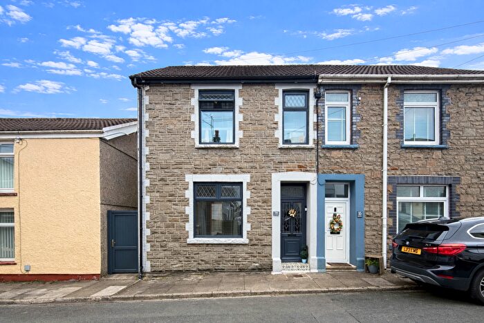 4 Bedroom Semi Detached House For Sale In Oak Street, Aberdare, CF44