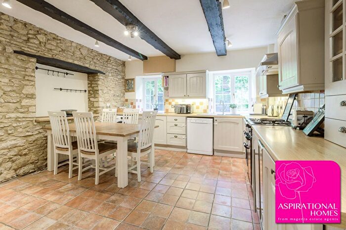 4 Bedroom Country House For Sale In The Woodlands, Stanwick, Northamptonshire, NN9