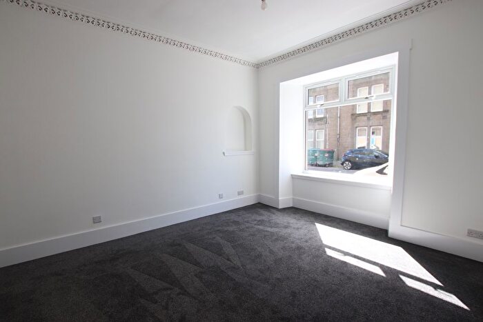 2 Bedroom Flat To Rent In Clepington Road, Dundee, DD3