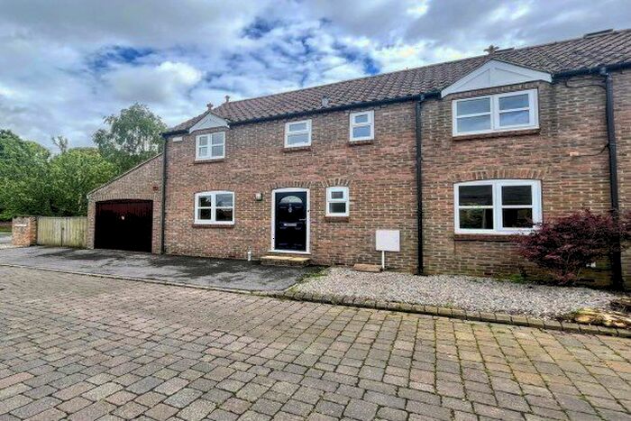 3 Bedroom Semi-Detached House To Rent In Cemetery Road Church View, Thirsk, YO7