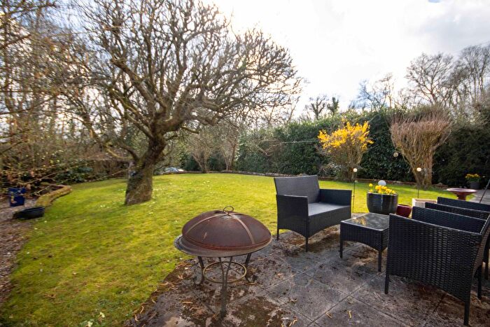 4 Bedroom Detached House For Sale In Penmans Hill, Chipperfield, WD4