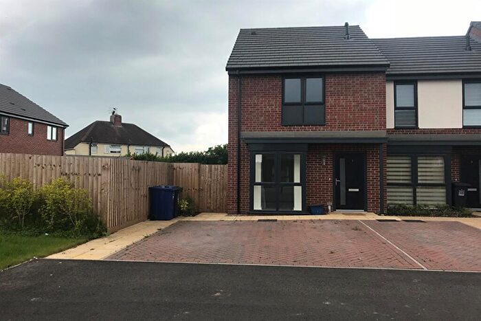 2 Bedroom End Of Terrace House To Rent In Bedroom End Of Terrace House In Clydesdale Avenue, Newcastle-Under-Lyme, ST5