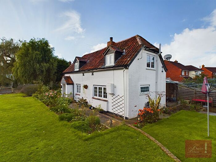 2 Bedroom Detached House For Sale In Church Road, Chilton Trinity, Bridgwater, TA5