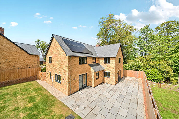 4 Bedroom Detached House For Sale In Broadstone Lane, Hardington Mandeville, BA22