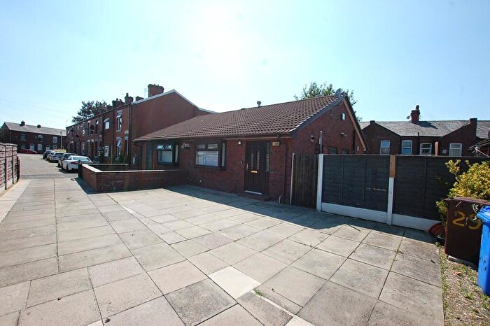 2 Bedroom Bungalow To Rent In Melbourne Street South, Ashton-under-Lyne, Greater Manchester, OL6
