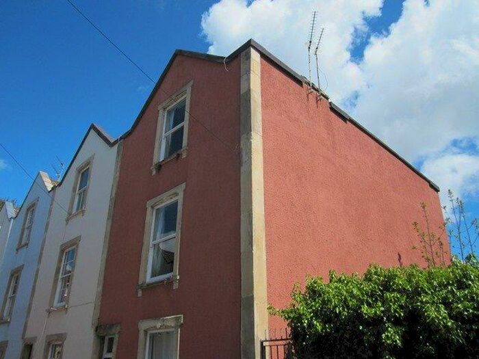 5 Bedroom House To Rent In Thorndale -, BS8