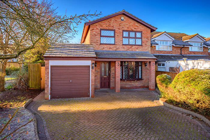 3 Bedroom Detached House For Sale In Larchfields, Wolston - Extended - No Onwards Chain, CV8