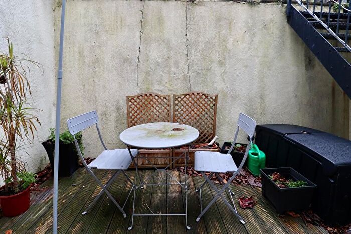 2 Bedroom Flat For Sale In London Road, Deal, Kent, CT14