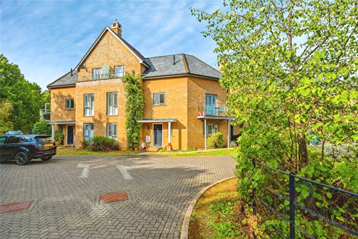 4 Bedroom Semi-Detached House For Sale In Kingcup Avenue, Hemel Hempstead, HP2