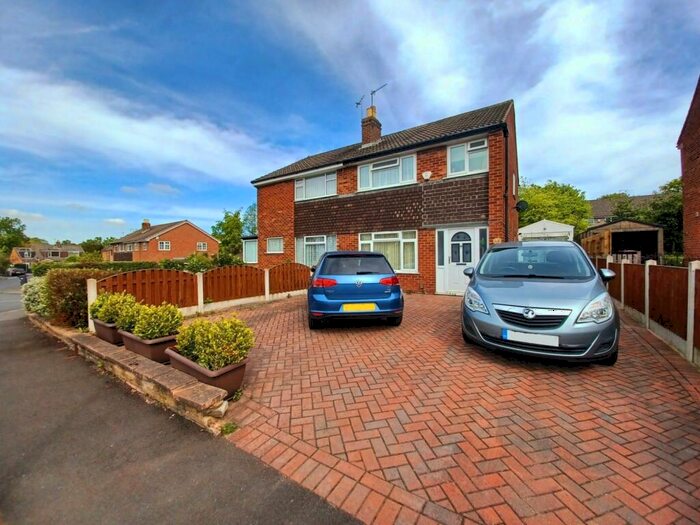 3 Bedroom Semi-Detached House To Rent In Linton Crescent, Leeds, West Yorkshire, LS17