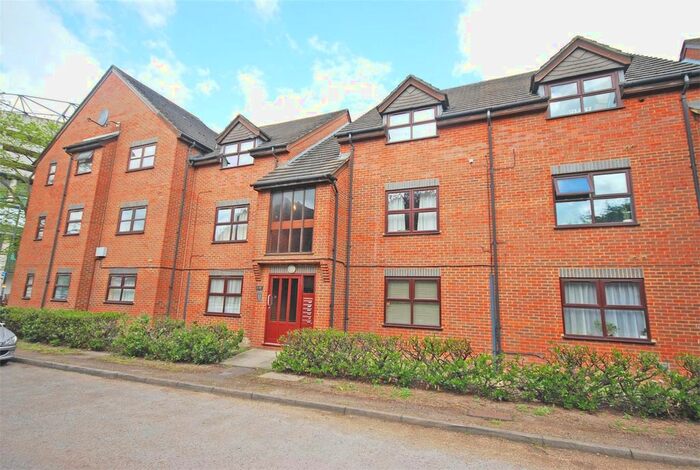 1 Bedroom Flat To Rent In Butterfield Close, Twickenham, TW1