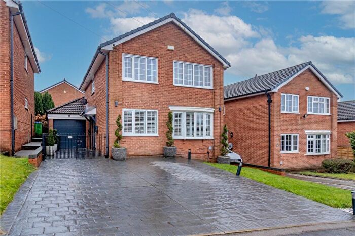 4 Bedroom Detached House For Sale In Weir Road, Milnrow, Rochdale, OL16